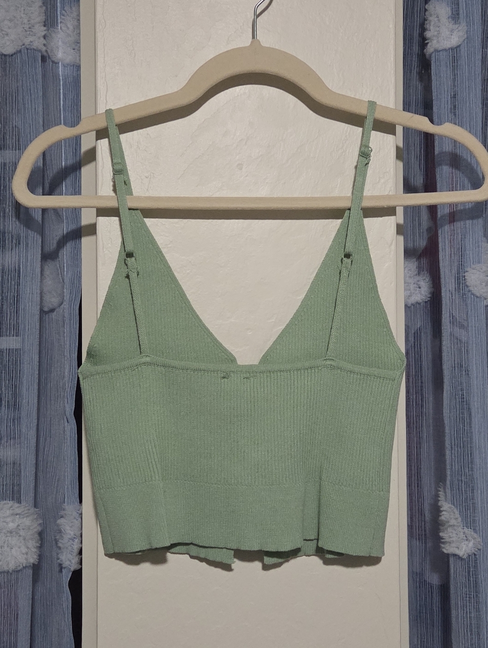 Daisy Ribbed Butterfly Cropped Tank - Picture 5 of 8